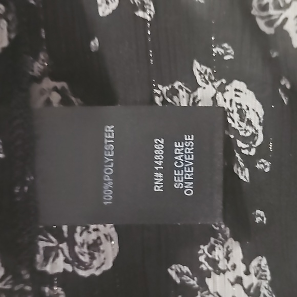 TORRID CHIFFON FLUTTER SLEEVE TOP L - Picture 4 of 7